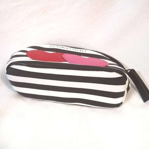 Victoria's Secret Heart Zipper Coin Purse - Picture 5 of 5